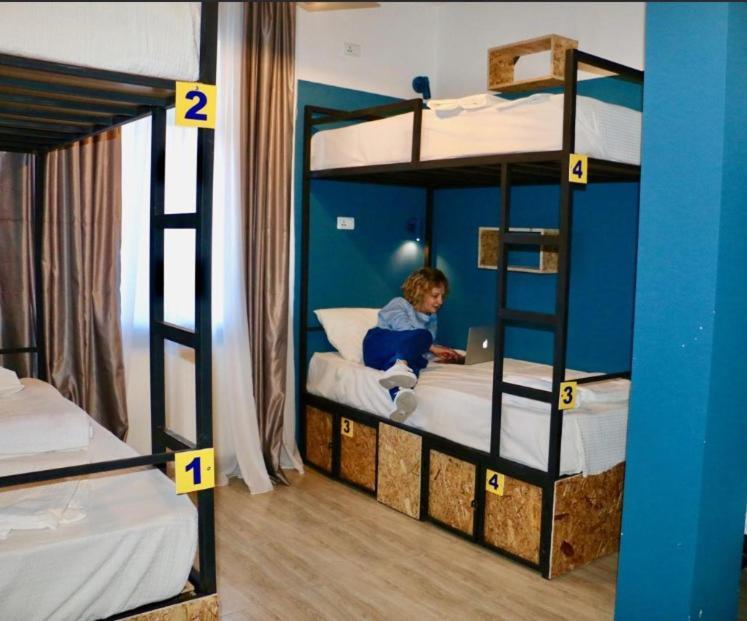 Scary Hostel Тбілісі Екстер'єр фото