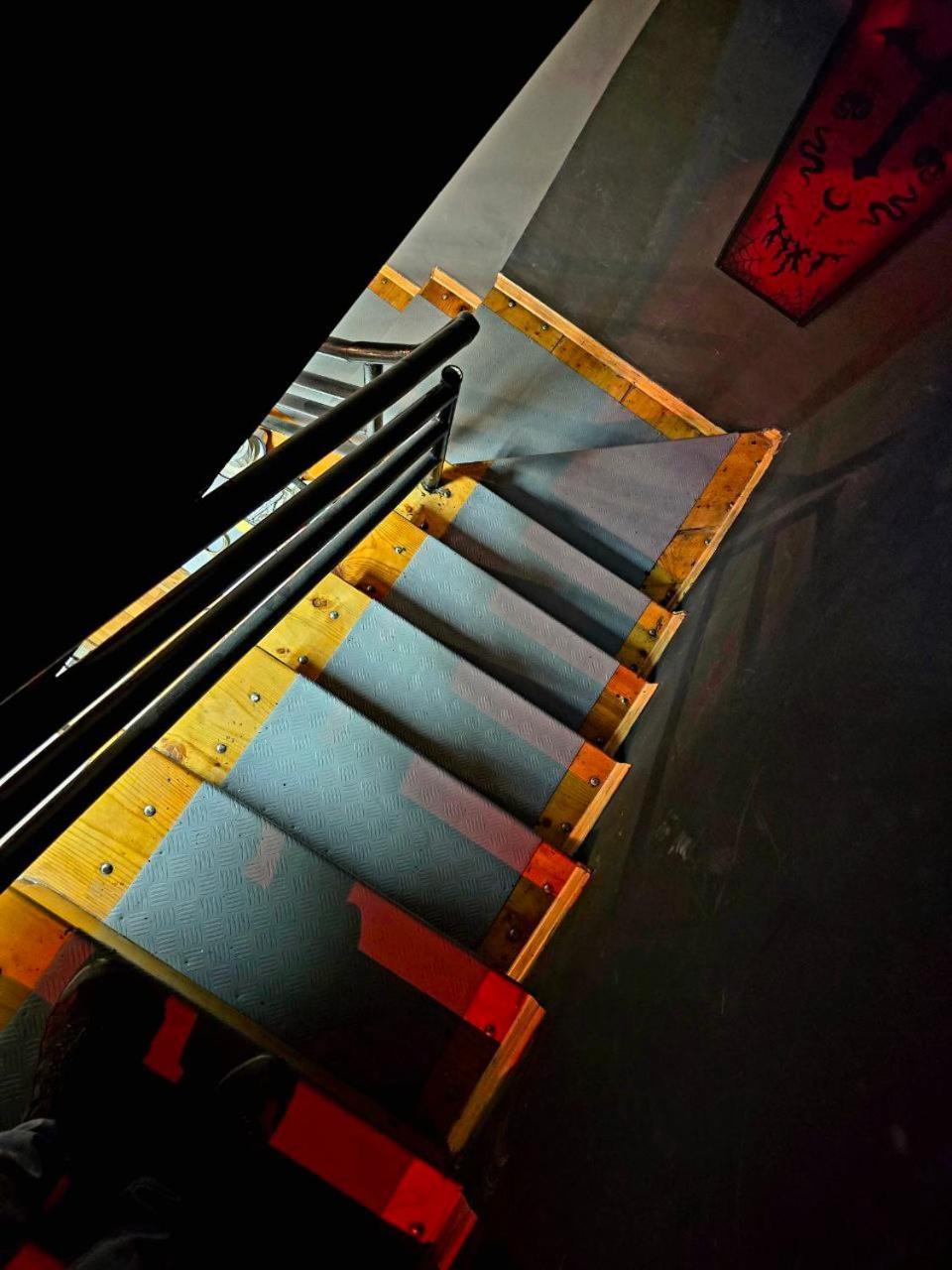 Scary Hostel Тбілісі Екстер'єр фото
